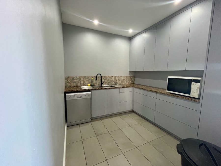 5 Bedroom Property for Sale in Onrus Western Cape